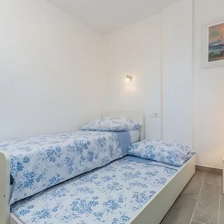 Apartment Ren