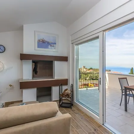 Apartment Ren